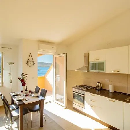 Apartamento Durdica Beautiful Garden With Fantastic Sea And Mountain Views Metajna Exterior foto