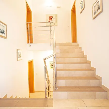 Apartamento Durdica Beautiful Garden With Fantastic Sea And Mountain Views Metajna Exterior foto