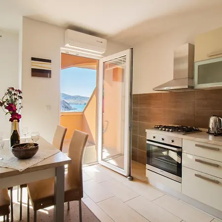 Apartamento Durdica Beautiful Garden With Fantastic Sea And Mountain Views Metajna Exterior foto