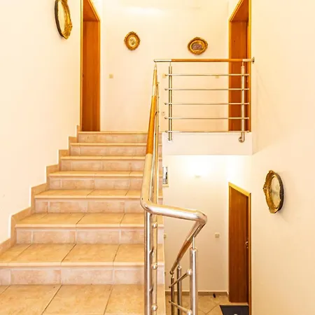 Apartamento Durdica Beautiful Garden With Fantastic Sea And Mountain Views Metajna Exterior foto