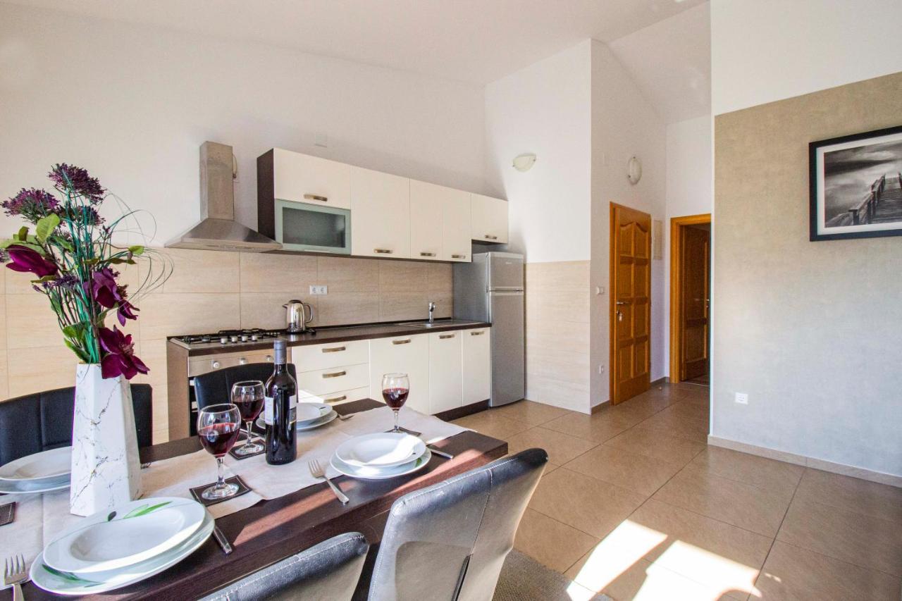Durdica Beautiful Garden With Fantastic Sea And Mountain Views Apartment