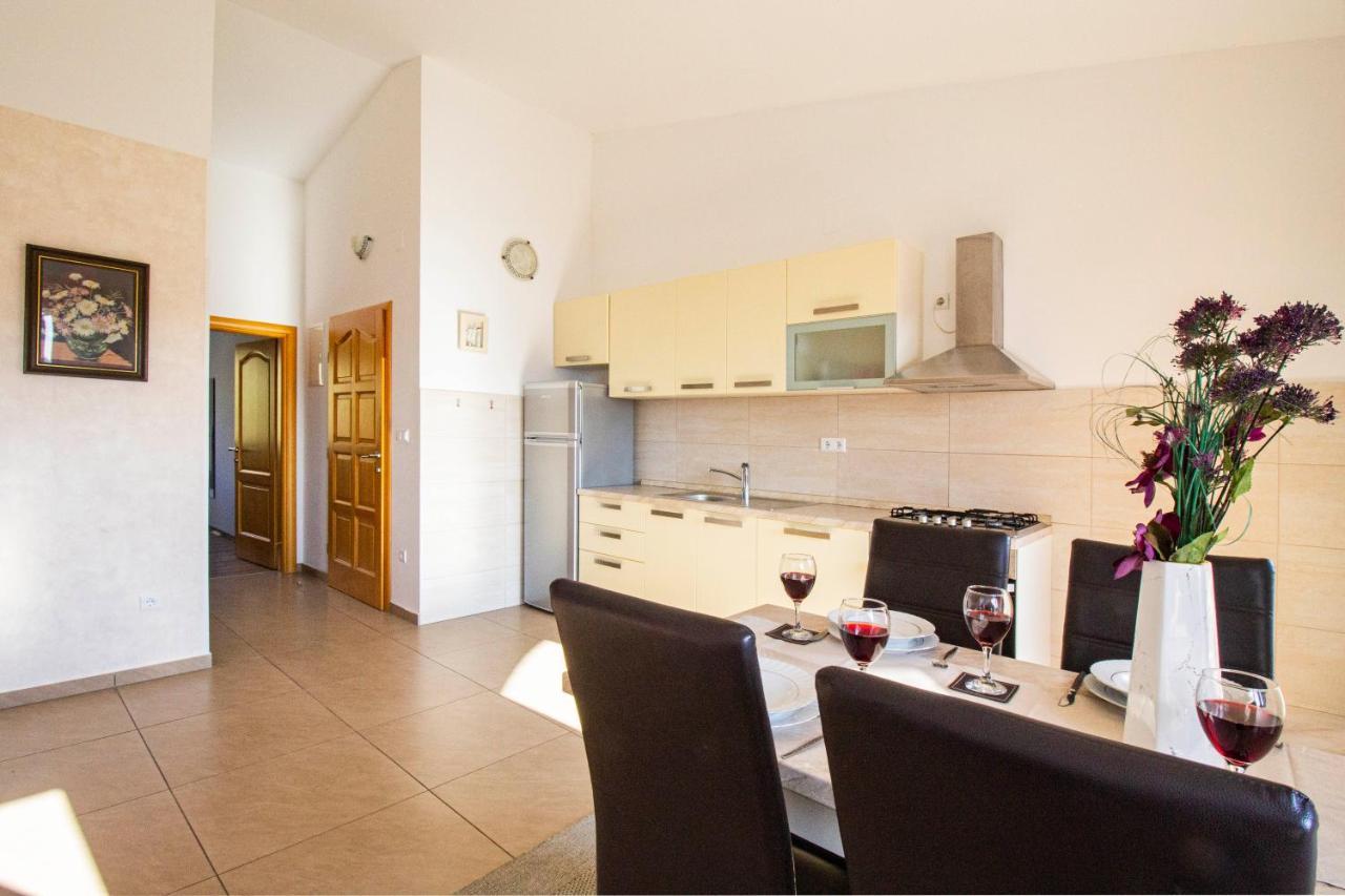 Durdica Beautiful Garden With Fantastic Sea And Mountain Views Apartment