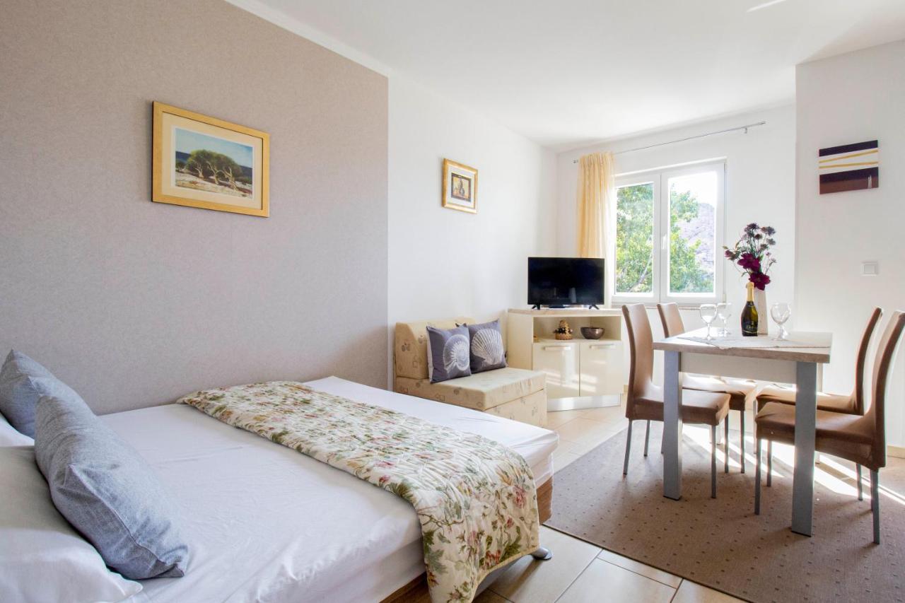 Apartment Durdica Beautiful Garden With Fantastic Sea And Mountain Views
