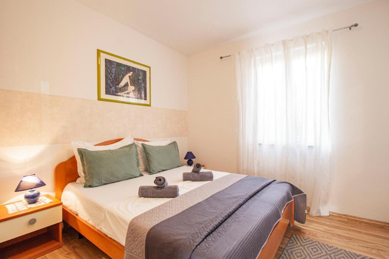 Durdica Beautiful Garden With Fantastic Sea And Mountain Views *