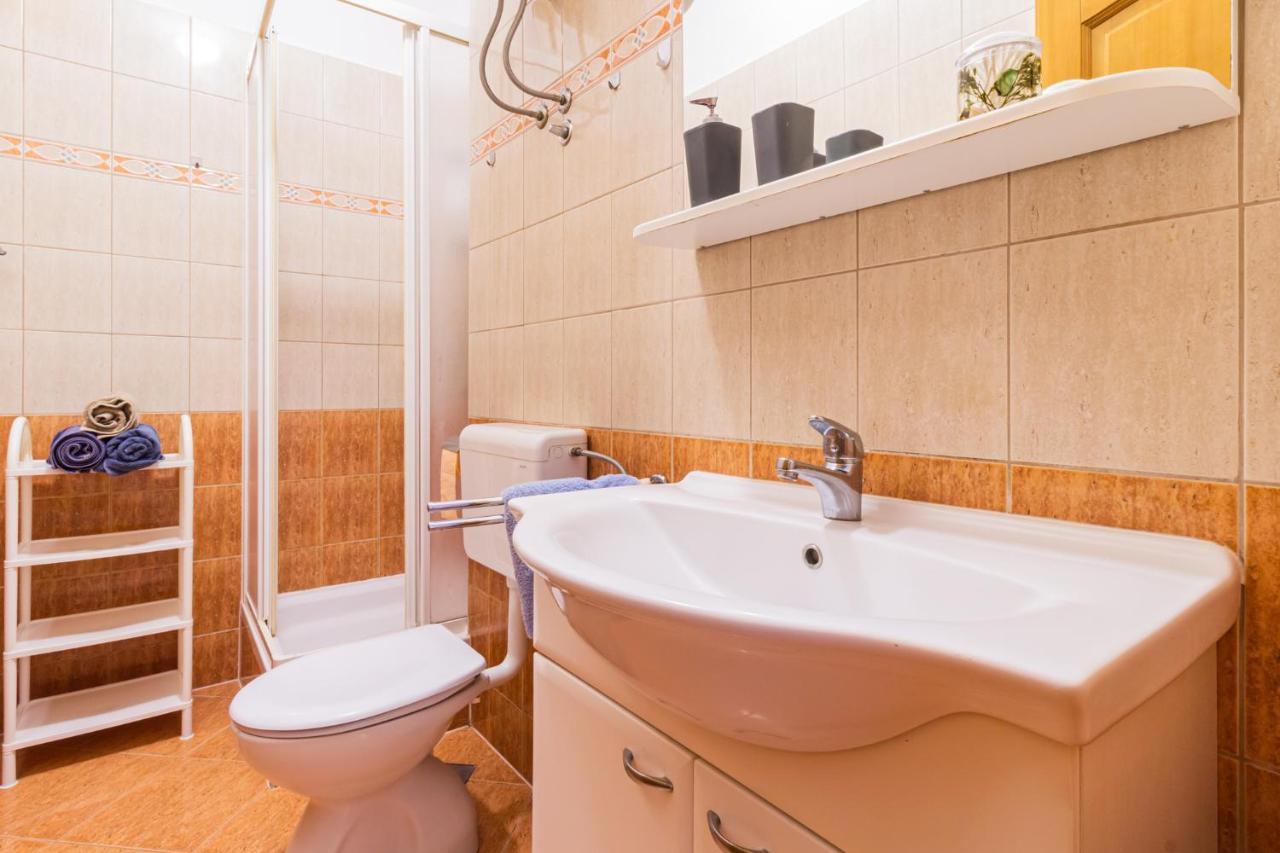 Durdica Beautiful Garden With Fantastic Sea And Mountain Views Appartement